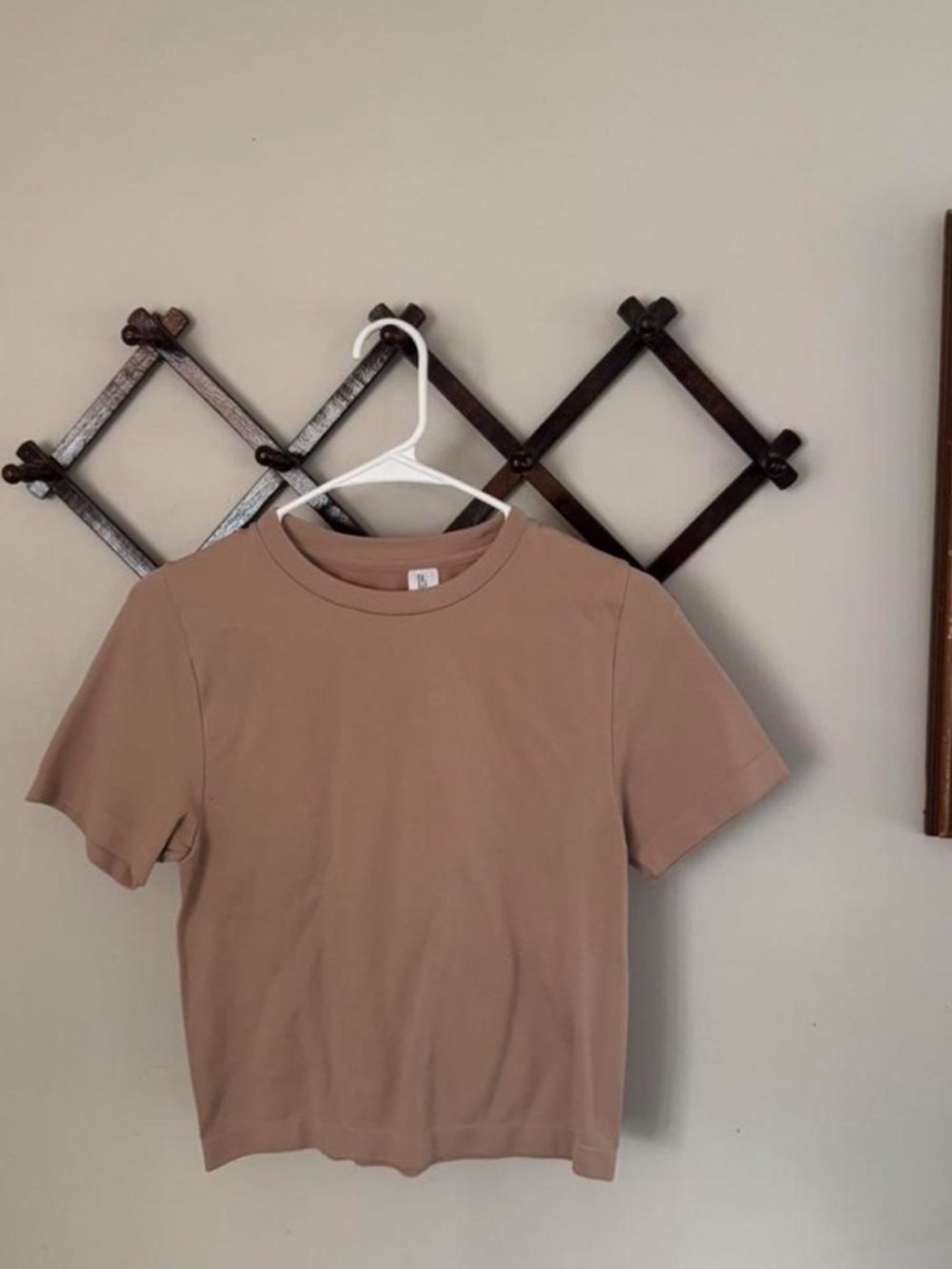 Baby Tee Beige Crop Tee women’s small